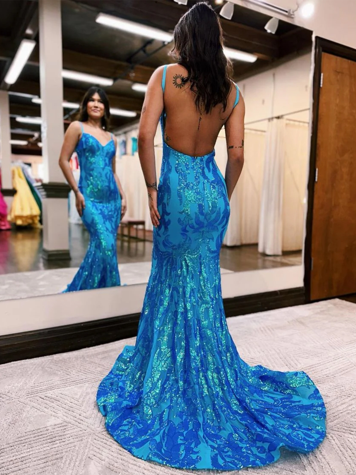 Glitter Tight Mermaid V-neck Backless with Aqqliques Prom Dress