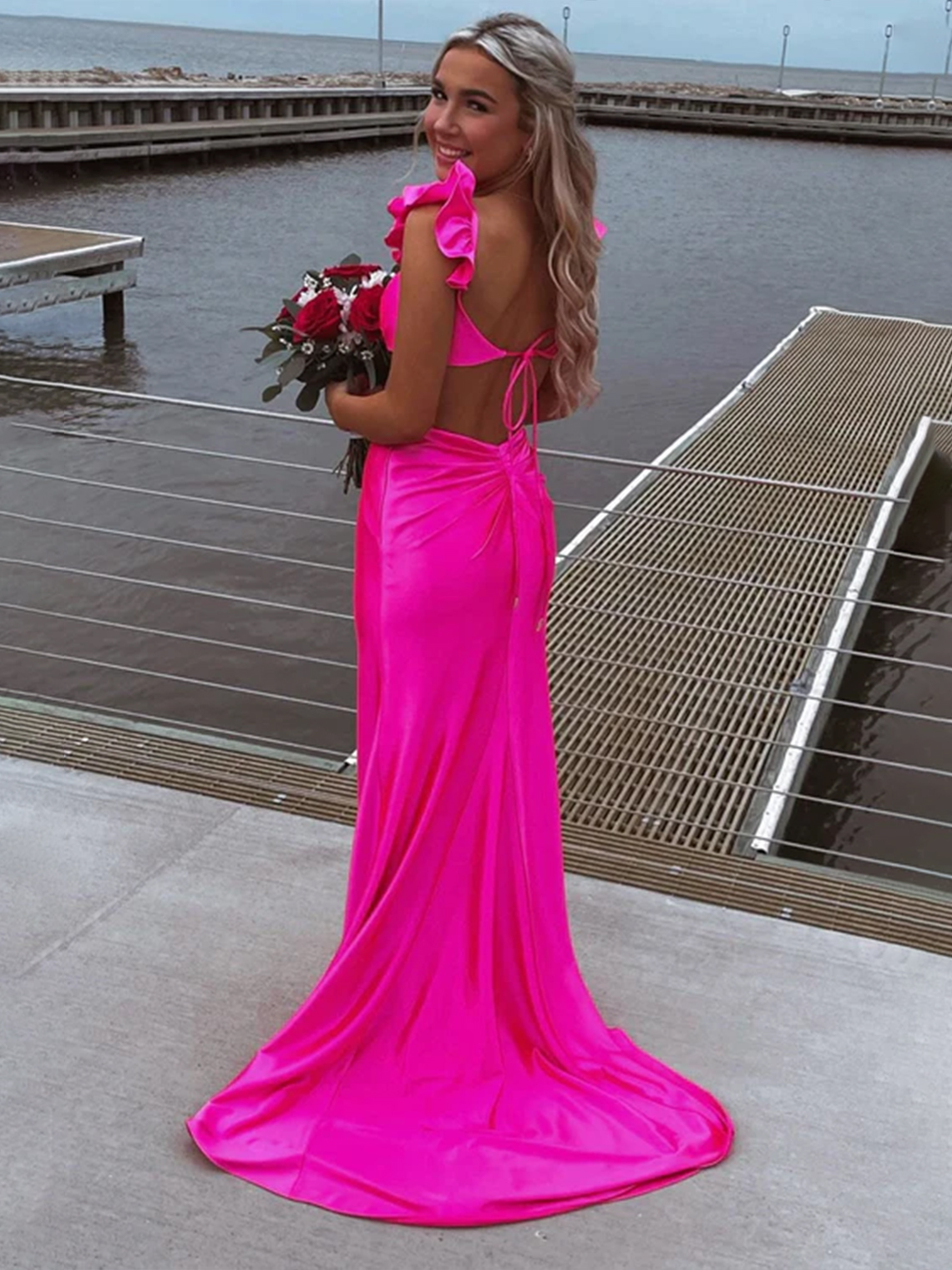 Mermaid/Trumpet Satin Flutter Sleeve Cutout Floor Length Evening Dress