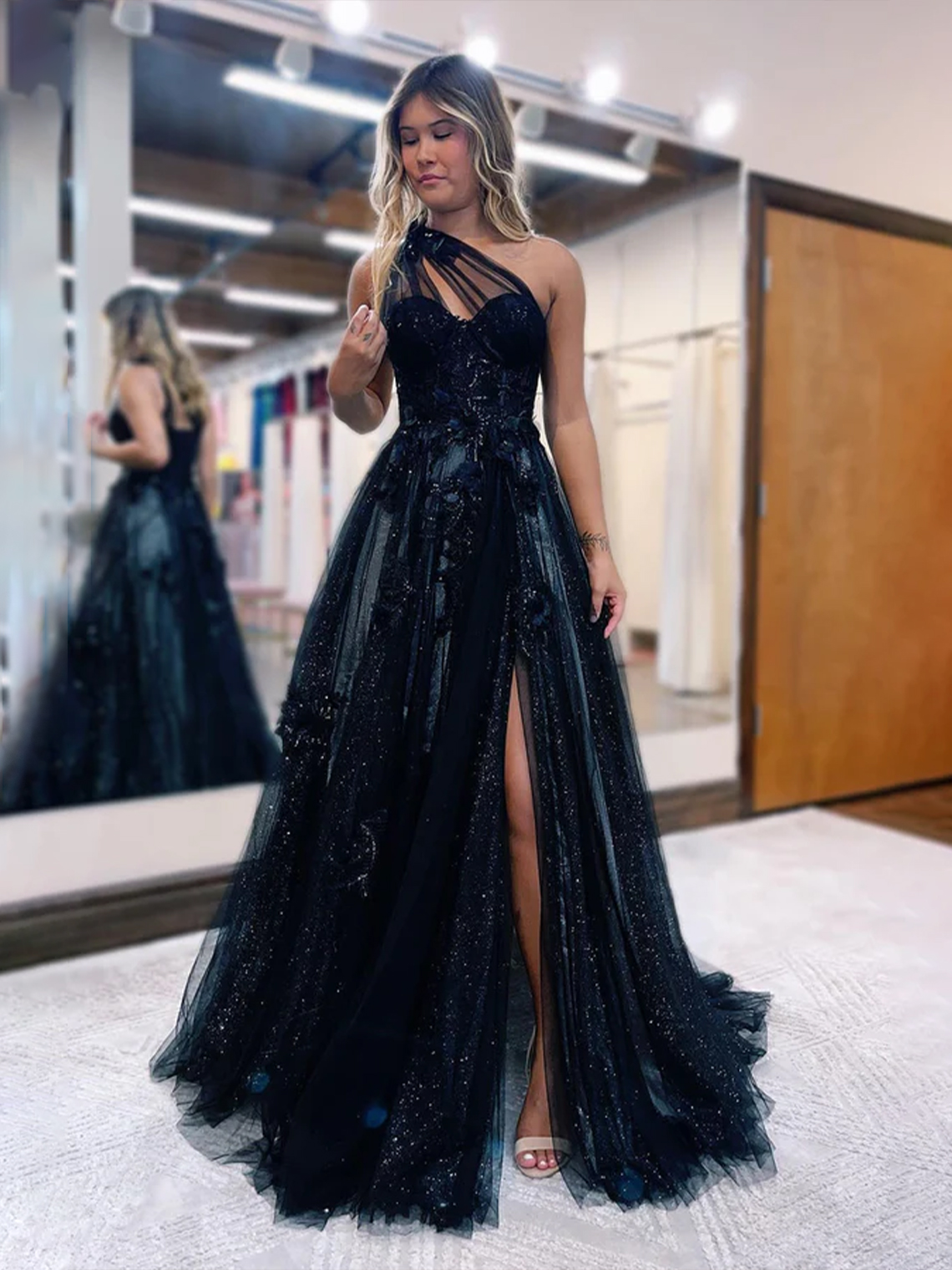 A Line Tulle One Shoulder Long Sleeveless with Appliques Prom Dress