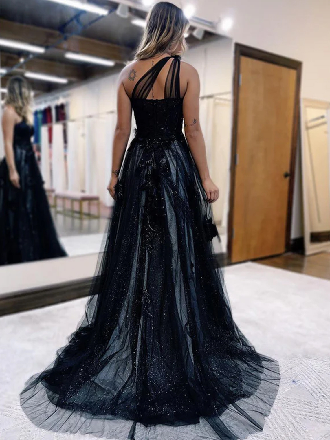A Line Tulle One Shoulder Long Sleeveless with Appliques Prom Dress