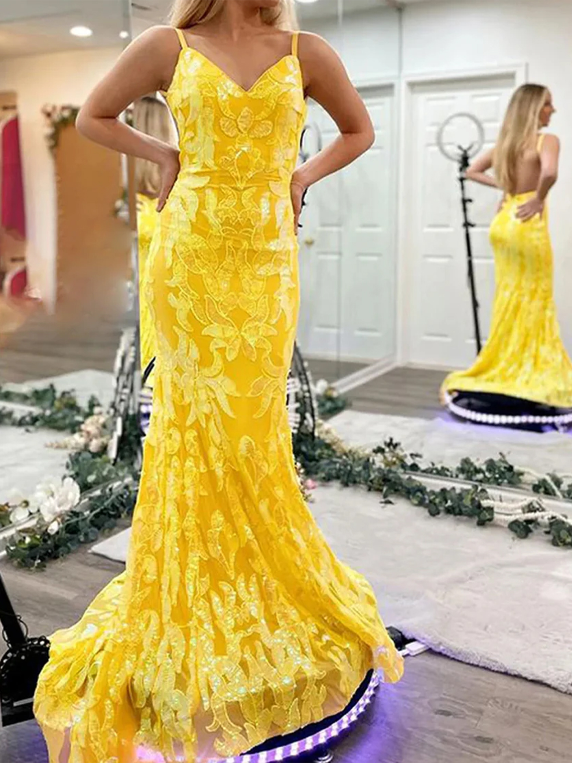 Glitter Tight Mermaid V-neck Backless with Aqqliques Prom Dress