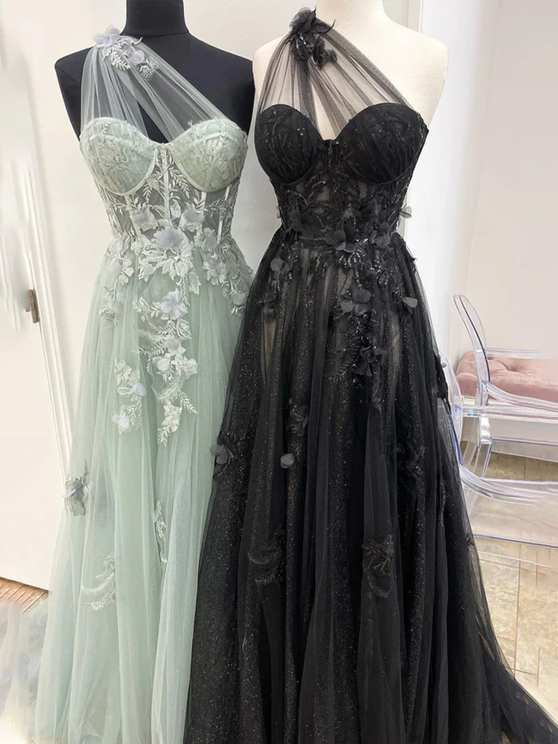 A Line Tulle One Shoulder Long Sleeveless with Appliques Prom Dress