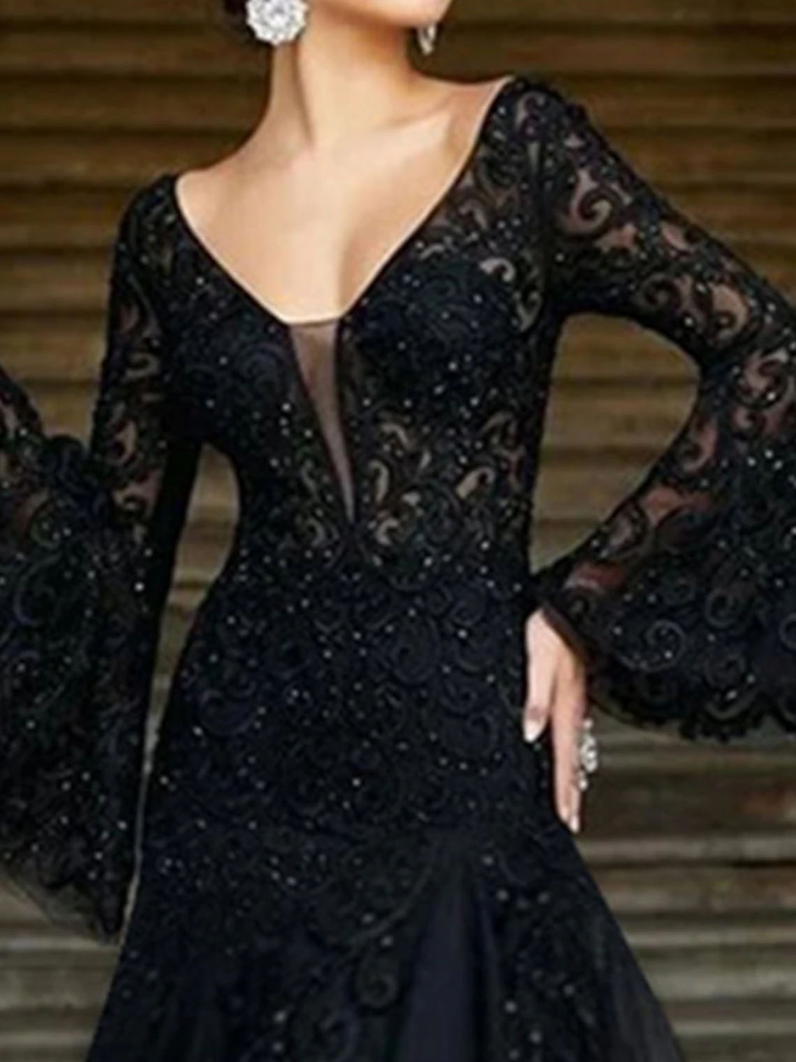 Black A-Line Tulle V Neck Floor Length with Appliques Evening Dress