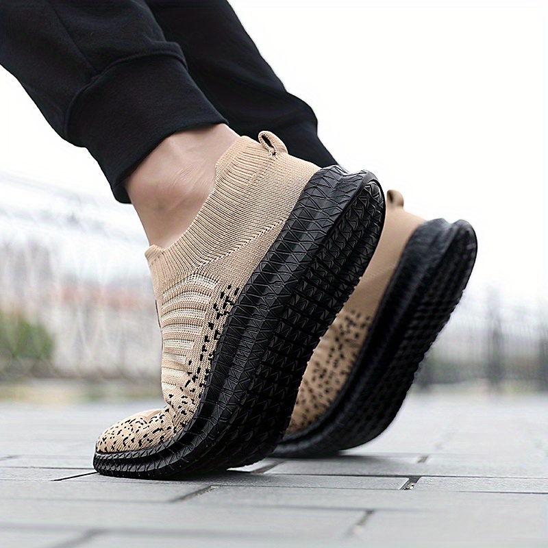 mens slip on breathable lightweight running shoes outdoor casual walking shoes mens sneakers details 10