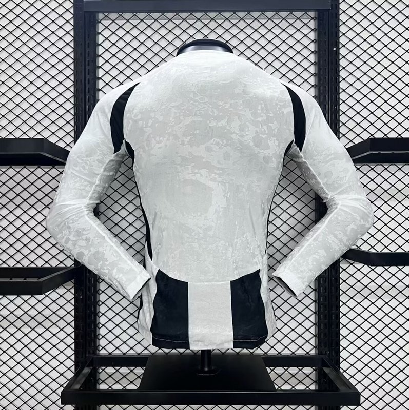  24-25 Juventus Home Long Sleeve Player version