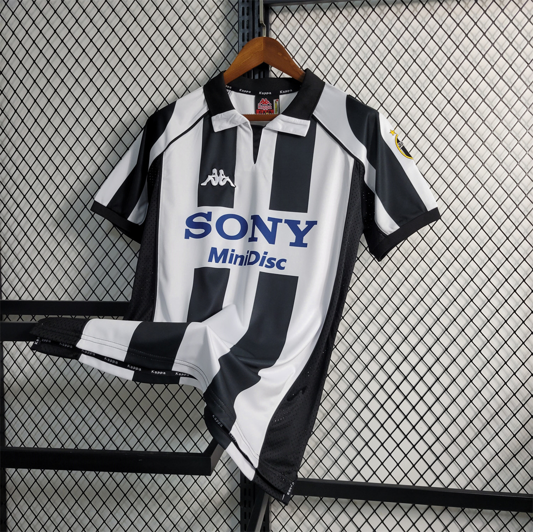 Juventus Home 97/98 Retro Jersey