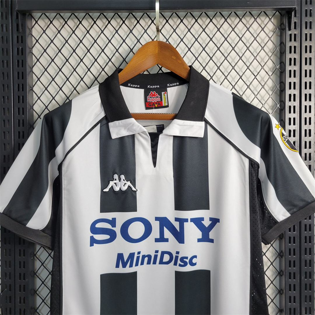 Juventus Home 97/98 Retro Jersey