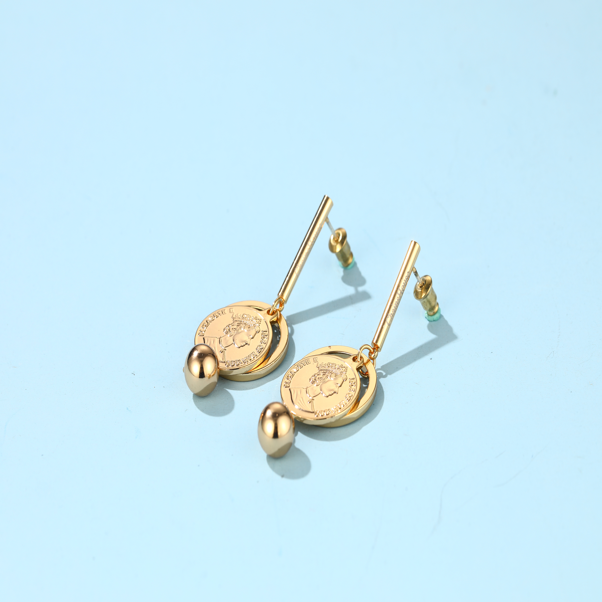 ChainsHouse Gold Earrings Elizabeth Portrait Hoop Dangle Drop Disc Minimalist Women Jewelry Gift for Her