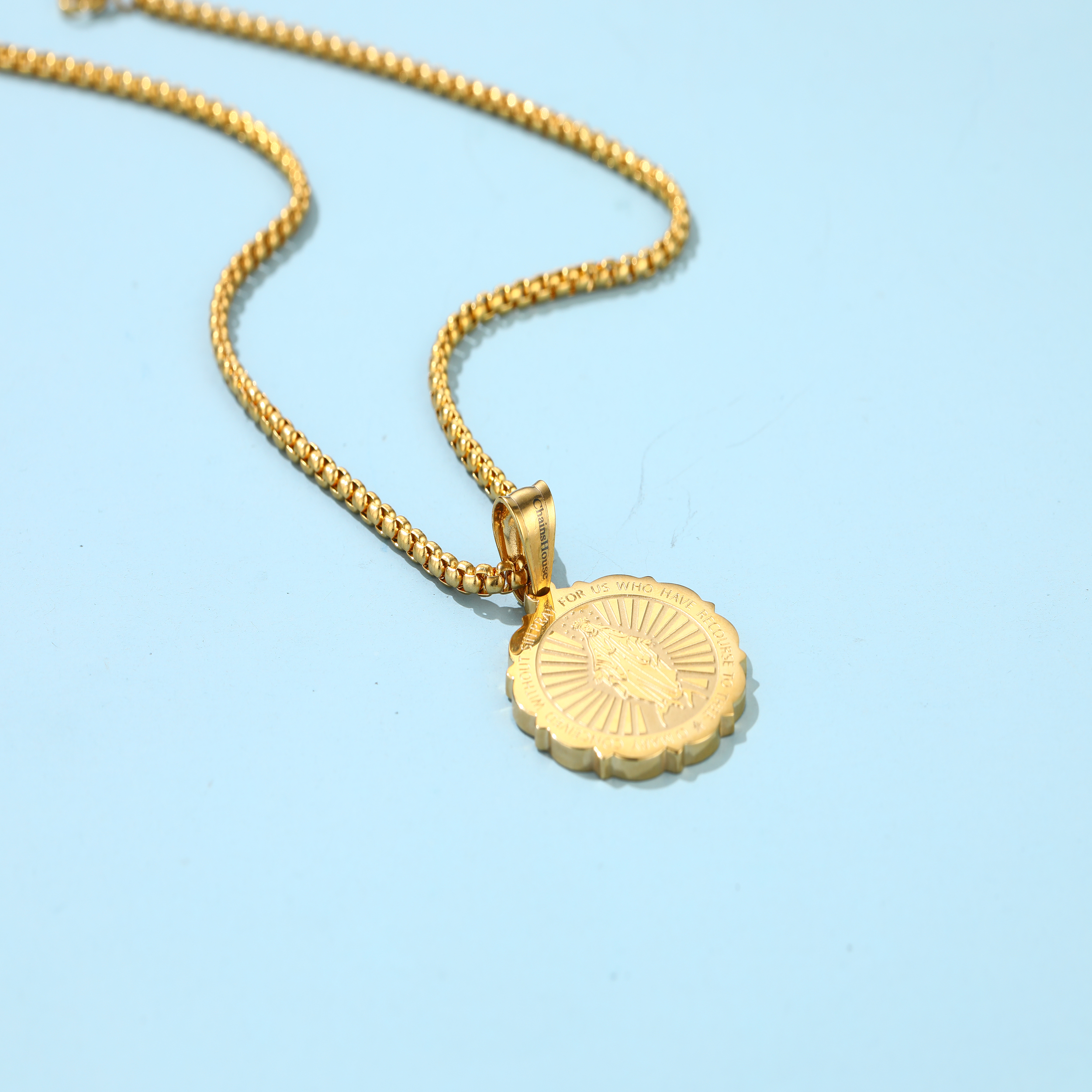 ChainsHouse Virgin Mary Gold Necklace for Men/Women Miraculous Medal Necklace Mary Mother of God Pendant Mother Mary Necklace for Women Christian Jewelry Medallion Holy Mary Charm