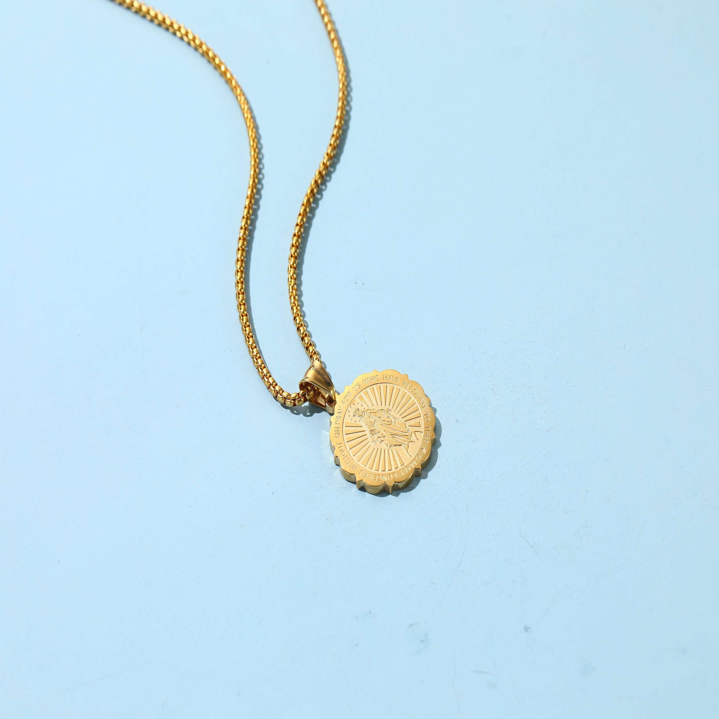 ChainsHouse Virgin Mary Gold Necklace for Men/Women Miraculous Medal Necklace Mary Mother of God Pendant Mother Mary Necklace for Women Christian Jewelry Medallion Holy Mary Charm