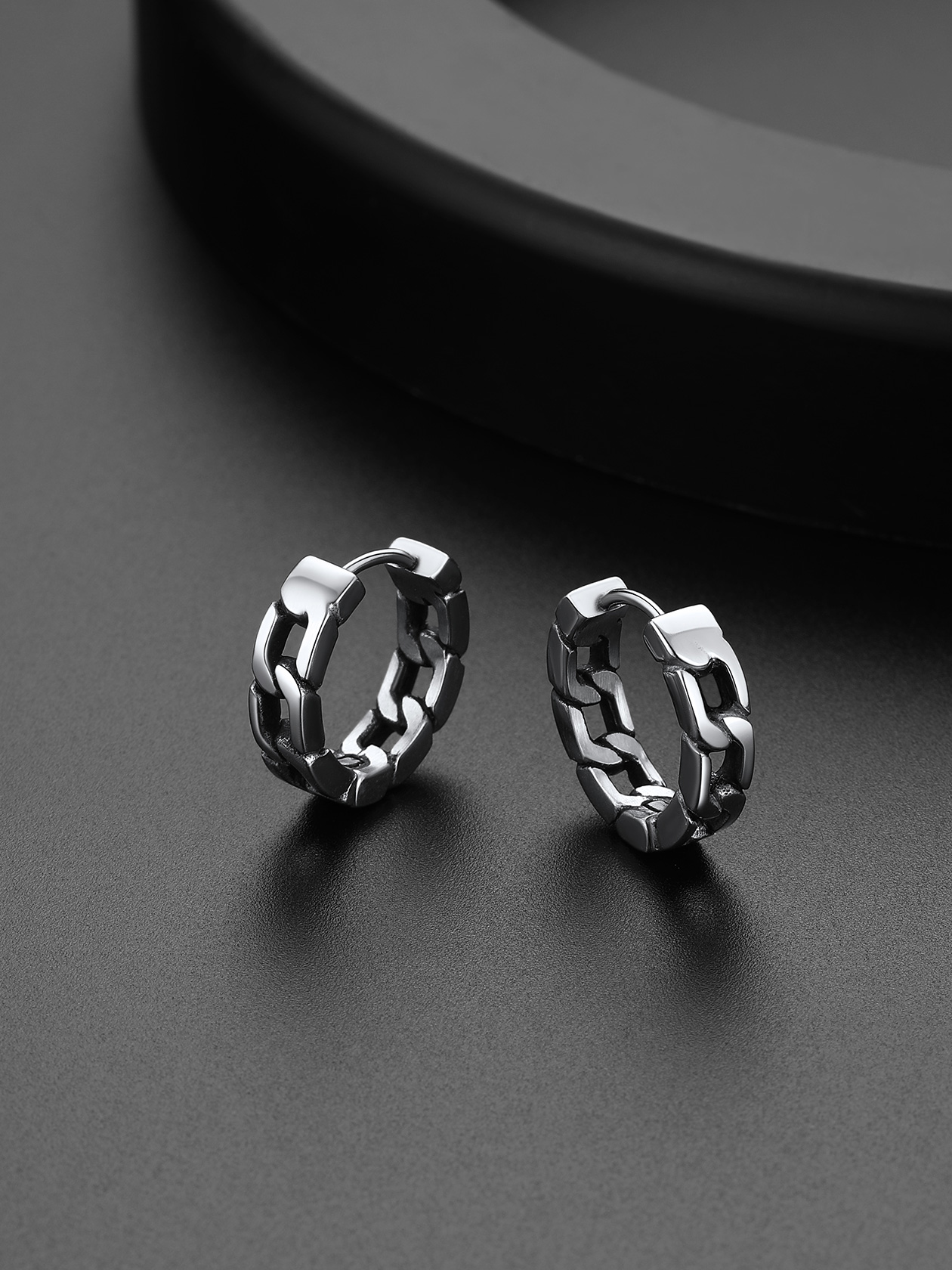 ChainsHouse Small Chunky Huggie Hoop Earrings for Men Women,Cuban Link Earrings Black/18K Gold Stainless Steel, Lightweight and Comfy Earrings, Come Gift Box