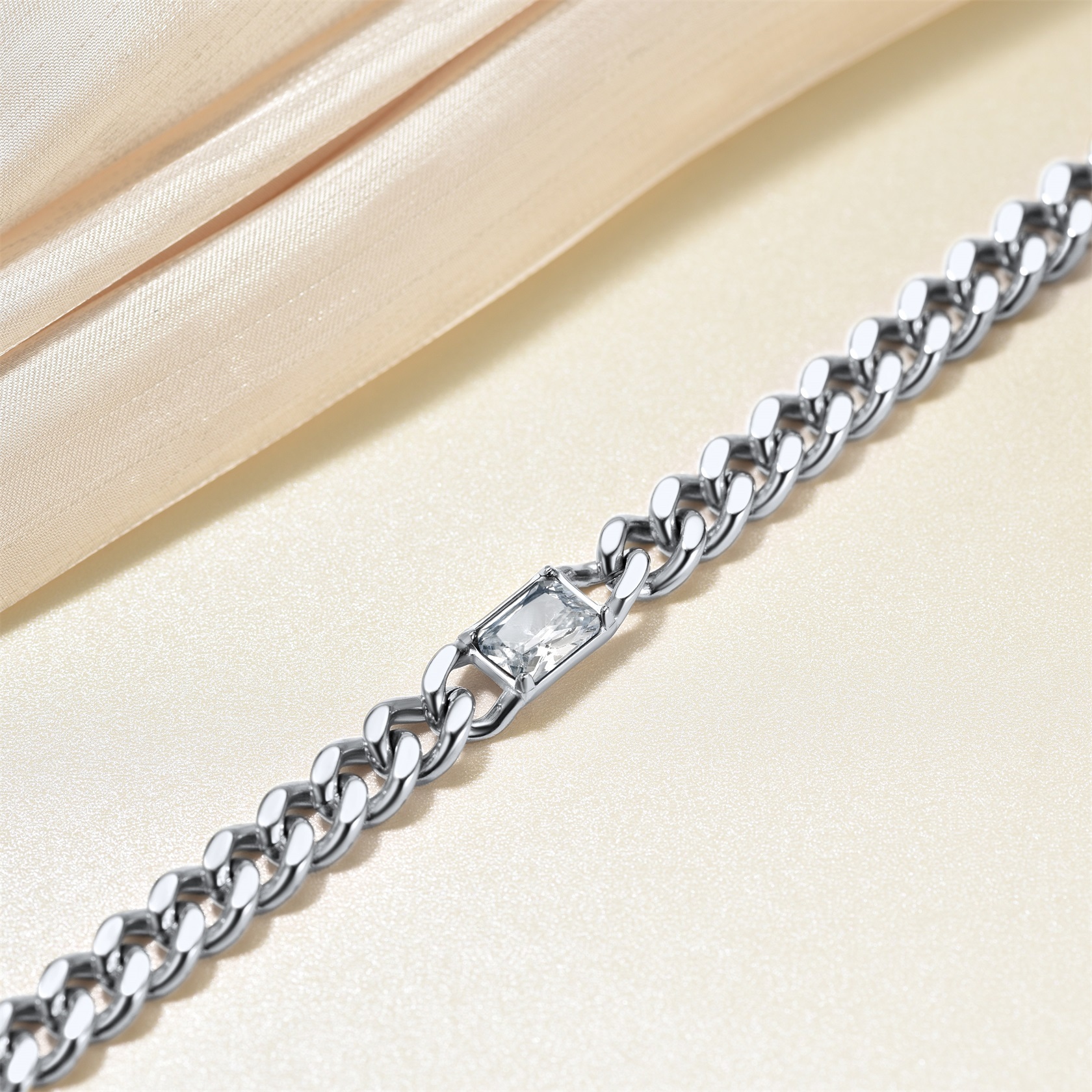 ChainsHouse Cubic Zirconia Cuban Link Choker Necklaces for Women/Men,Stainless Steel Customized Birthstone Chain Necklaces Jan - Dec 12 Months for Mother's Birthday Christmas Jewelry Gift(Box��