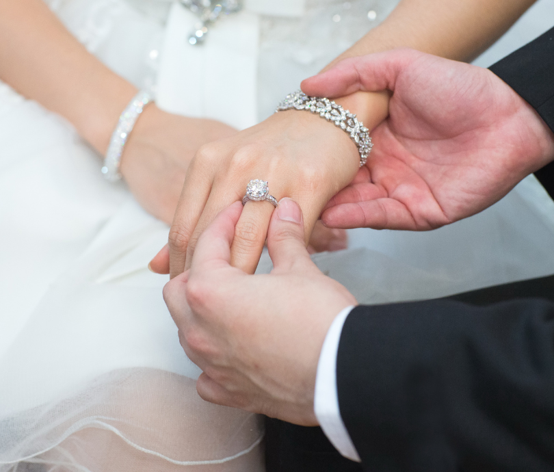 The Shining Alternative: Why Choose Moissanite Over Real Diamonds?-lornajewelry