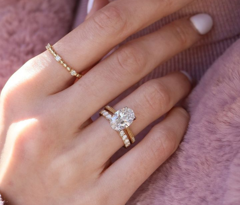 Oval Cut Engagement Rings: Are They Right for You?-lornajewelry