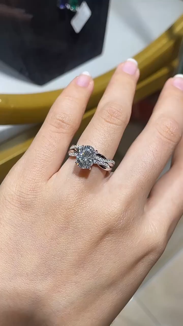 2Ct Moissanite Oval Cut Round Side Twisted Vine Luxury Set in Sterling Silver