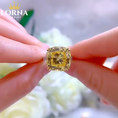 11Ct Yellow Cushion Cut Gemstone Solitaire Ring