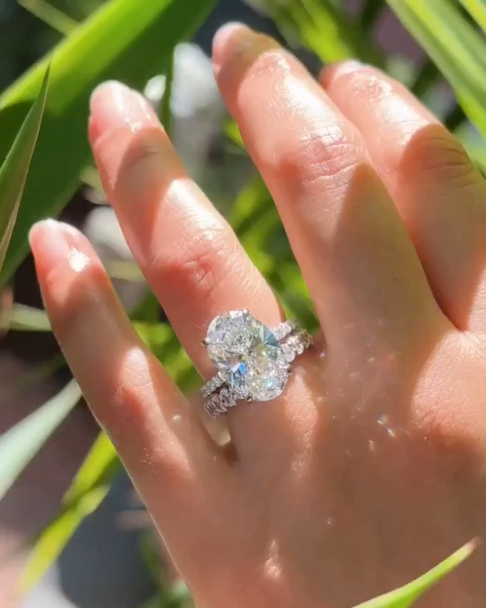 Luxury Oval Cut  Ring Set