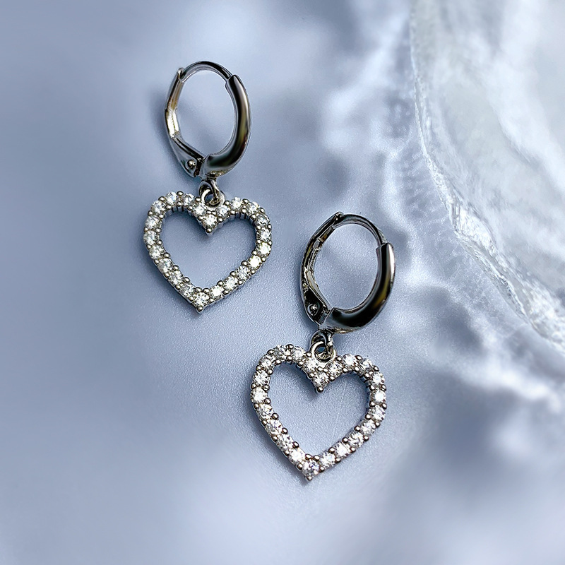 Lovely Heart Shaped Women's Stud Earrings In Sterling Silver-Sterling Silver-lornajewelry