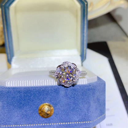 1Ct/2Ct Moissanite Flower Design Engagement Ring