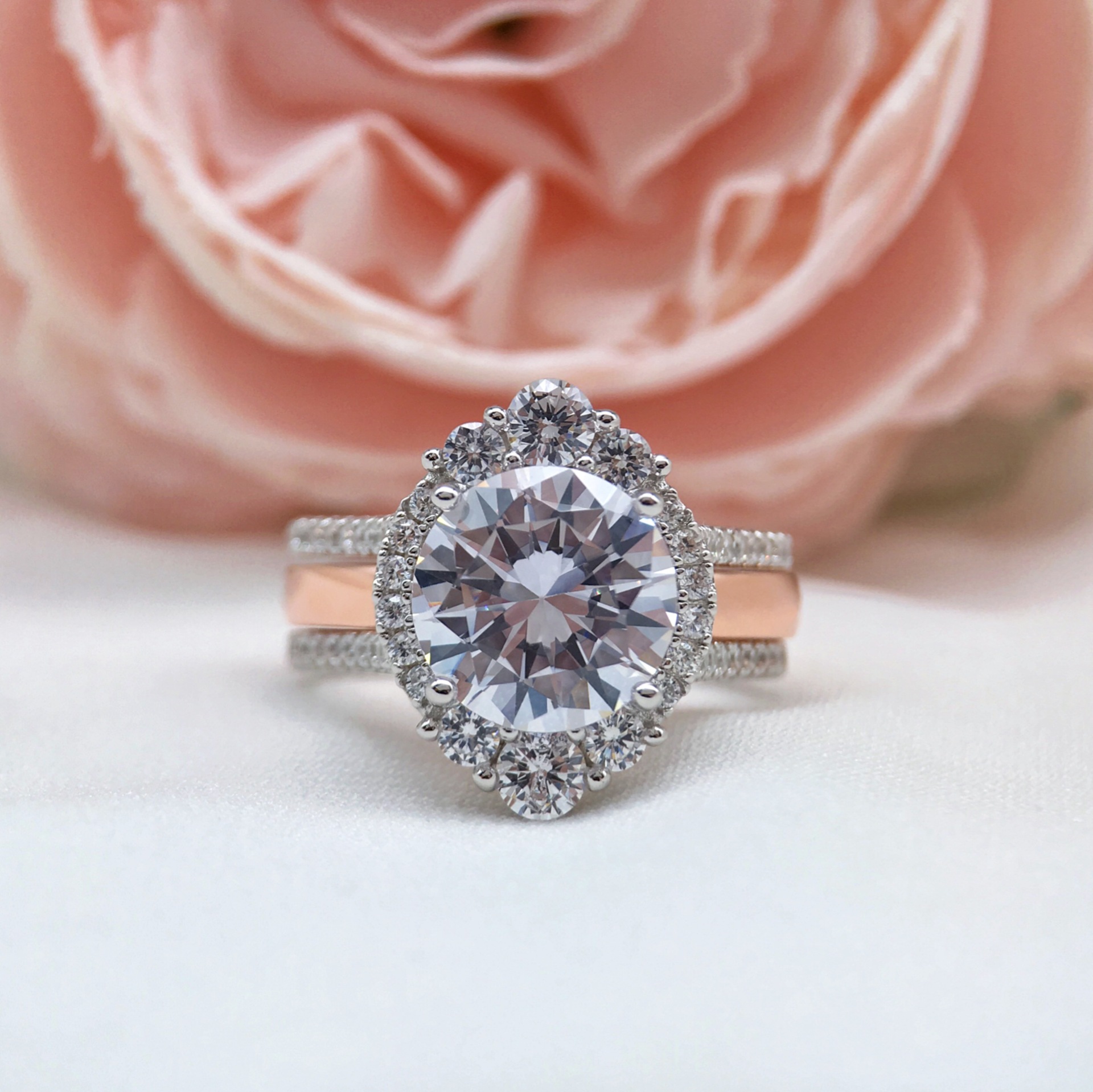 Elegant Halo Design Round Cut Wedding Ring Set In Sterling Silver