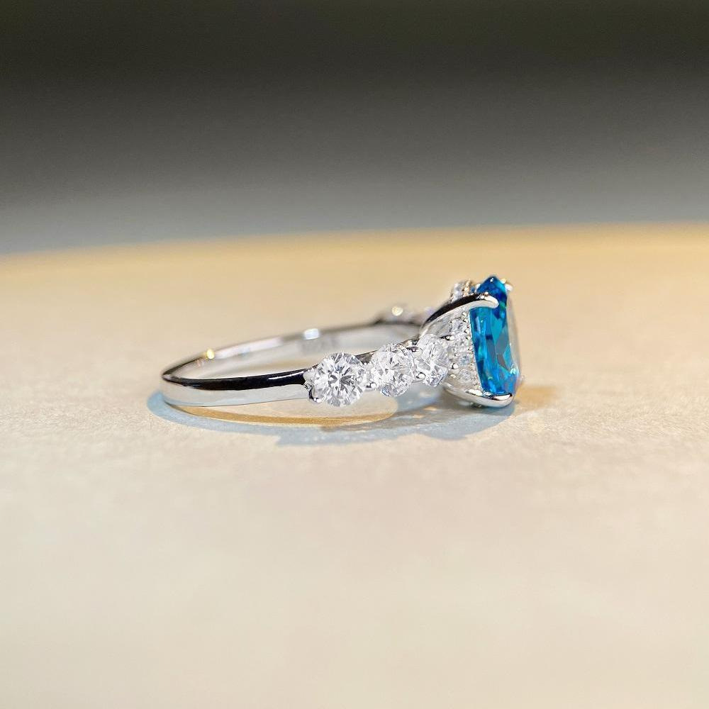 2Ct Elegant Oval Cut Aquamarine Blue Engagement Ring In Sterling Silver