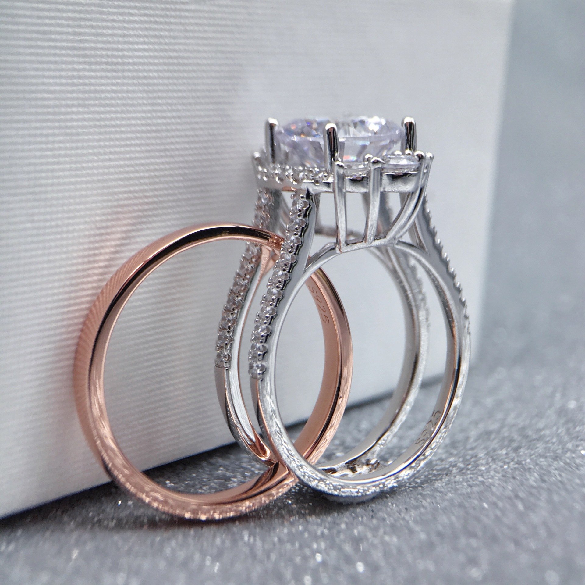 Elegant Halo Design Round Cut Wedding Ring Set In Sterling Silver