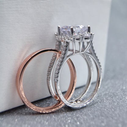 Elegant Halo Design Round Cut Wedding Ring Set In Sterling Silver