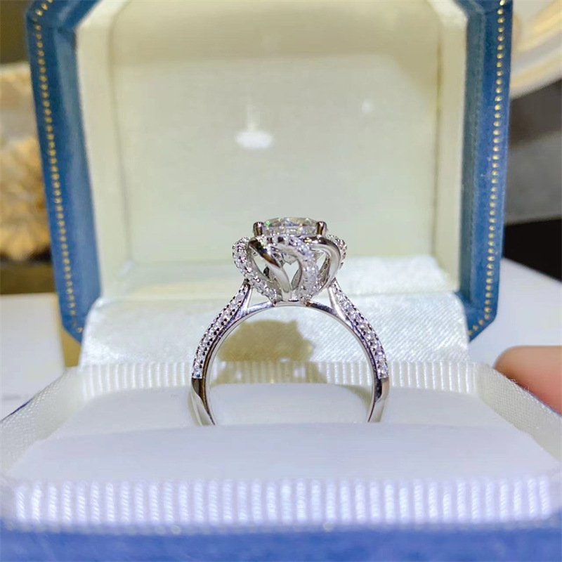 1Ct/2Ct Moissanite Flower Design Engagement Ring