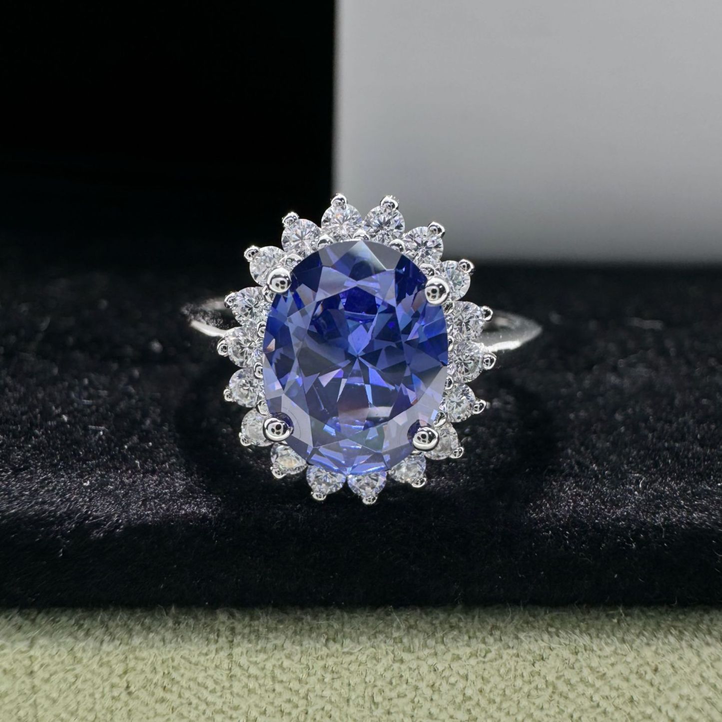 2Ct Luxurious Halo Oval Cut Blue Sapphire Engagement Ring In Sterling Silver