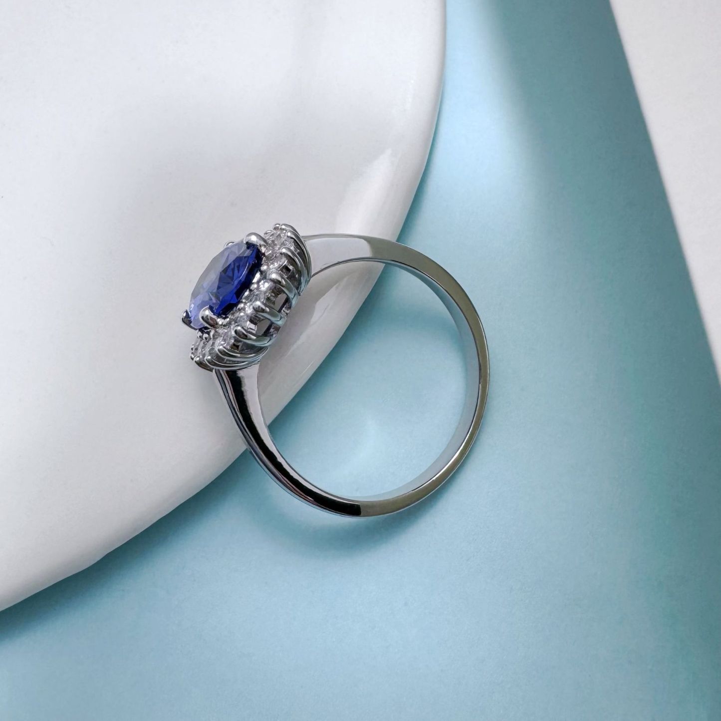 2Ct Luxurious Halo Oval Cut Blue Sapphire Engagement Ring In Sterling Silver