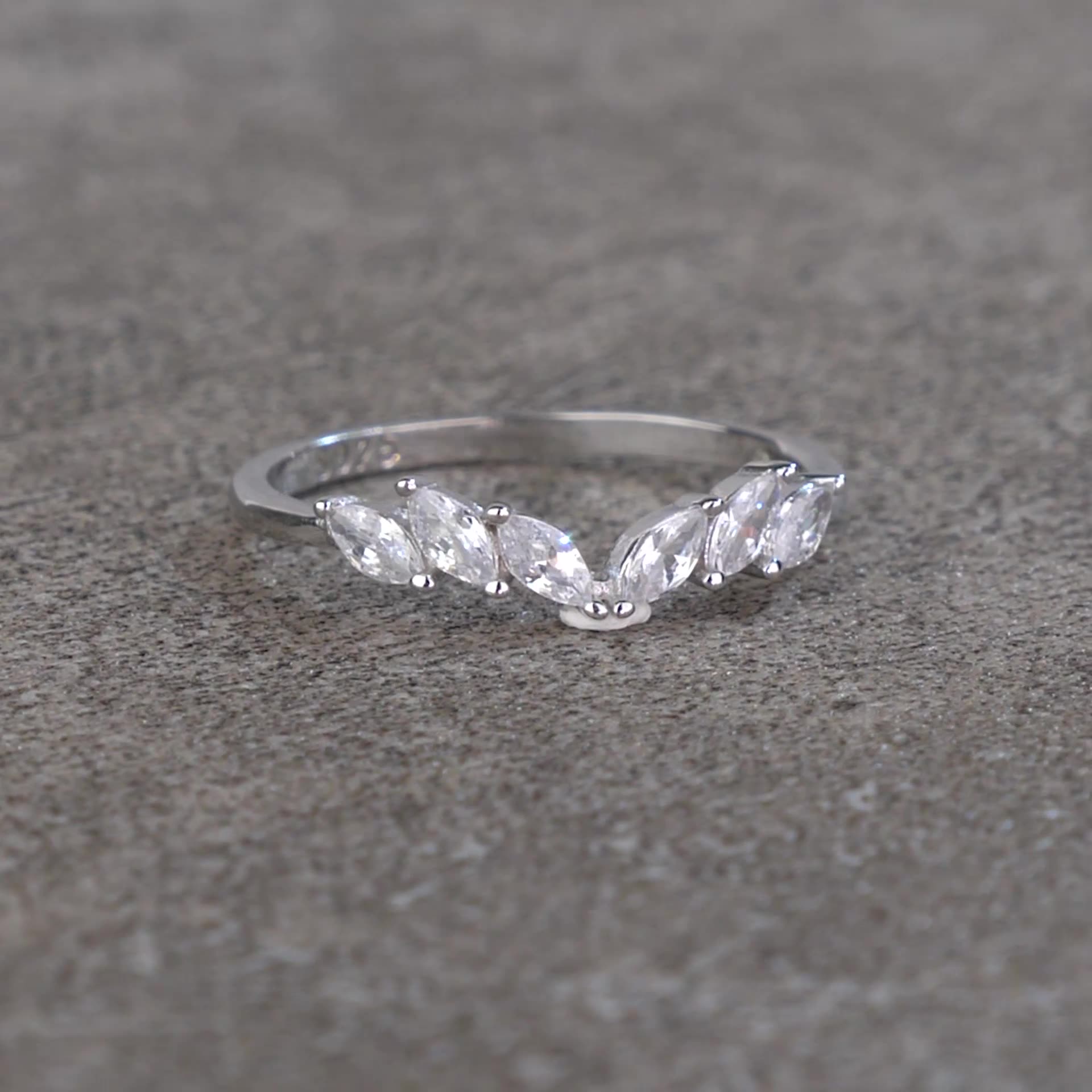 Simple High-End Micro-Diamond Personality Wedding Band 