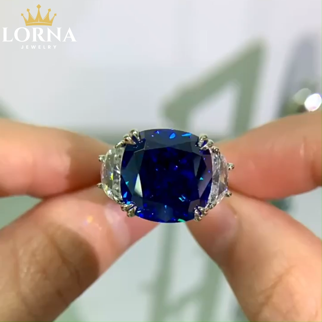 11Ct Blue Cushion Cut Prong Setting Classic Style Ring