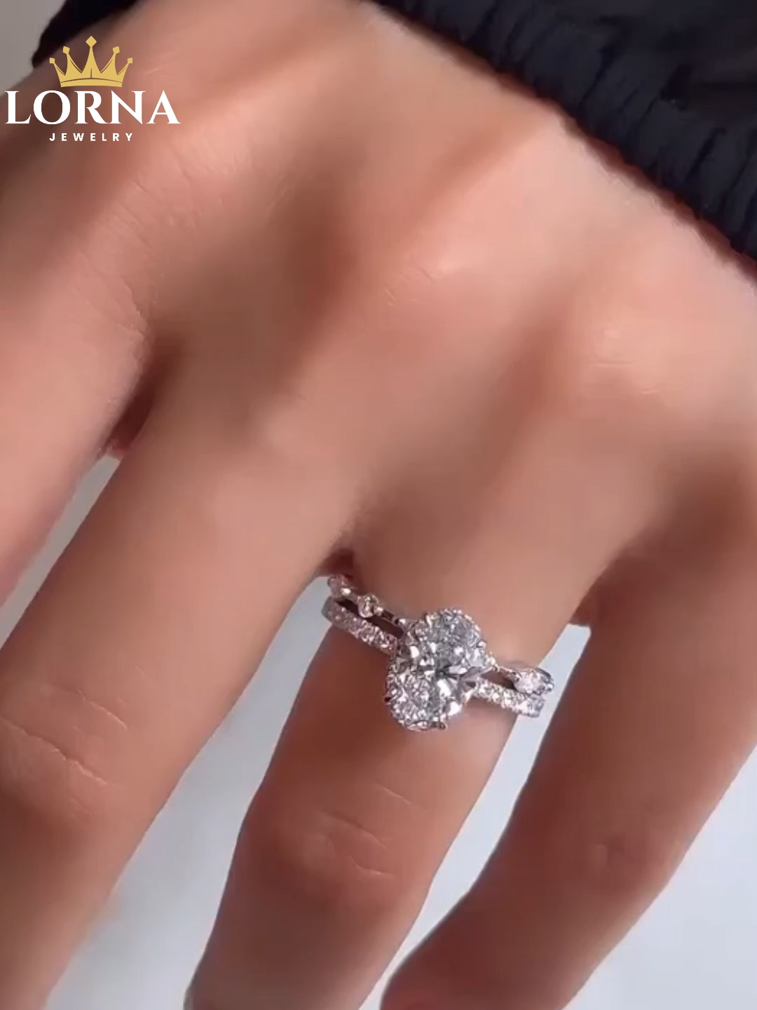 Attractive Crushed Ice Oval Cut Ring Set