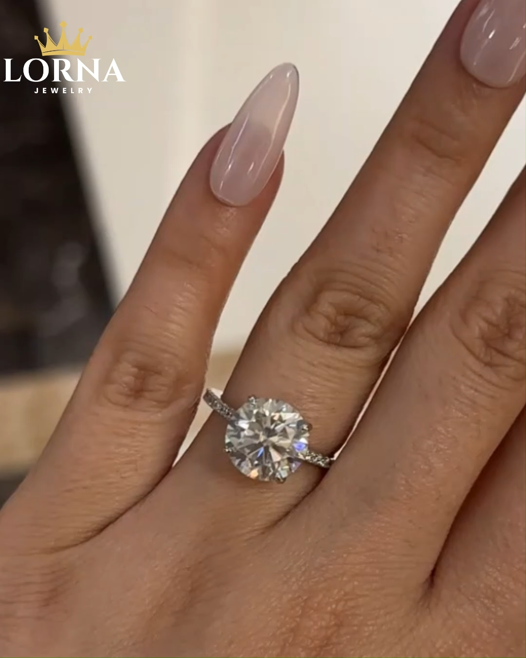 4Ct Classic Moissanite Round Cut Engagement Ring