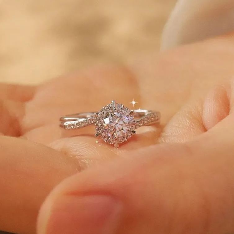 1Ct Moissanite Twisted Star Design Engagement Ring