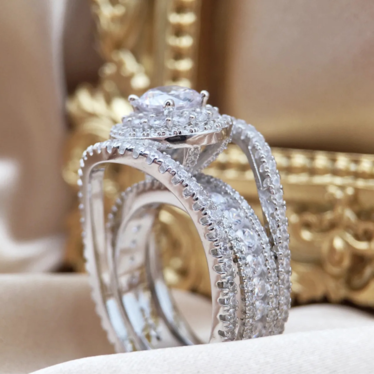 [Copy]Elegant Halo Design Round Cut Wedding Ring Set In Sterling Silver