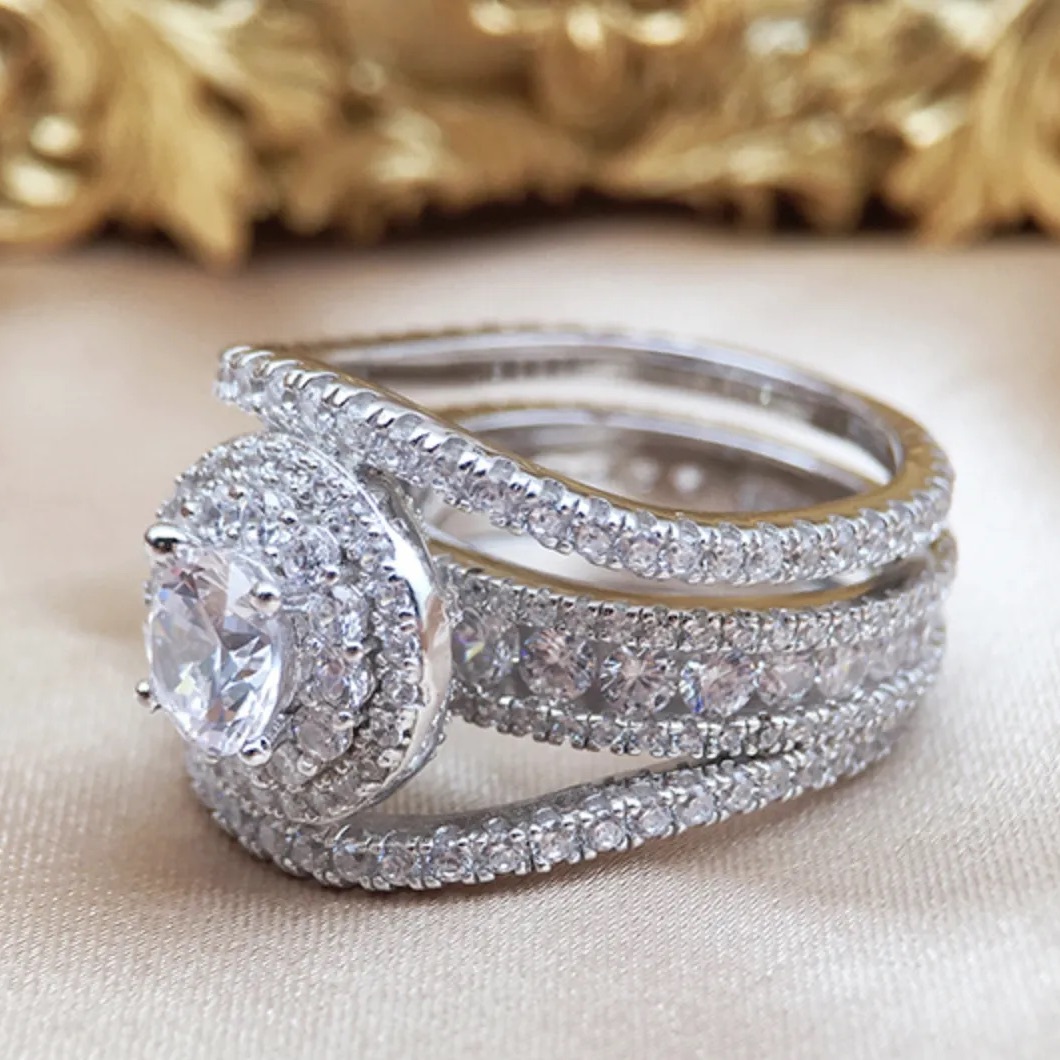 [Copy]Elegant Halo Design Round Cut Wedding Ring Set In Sterling Silver