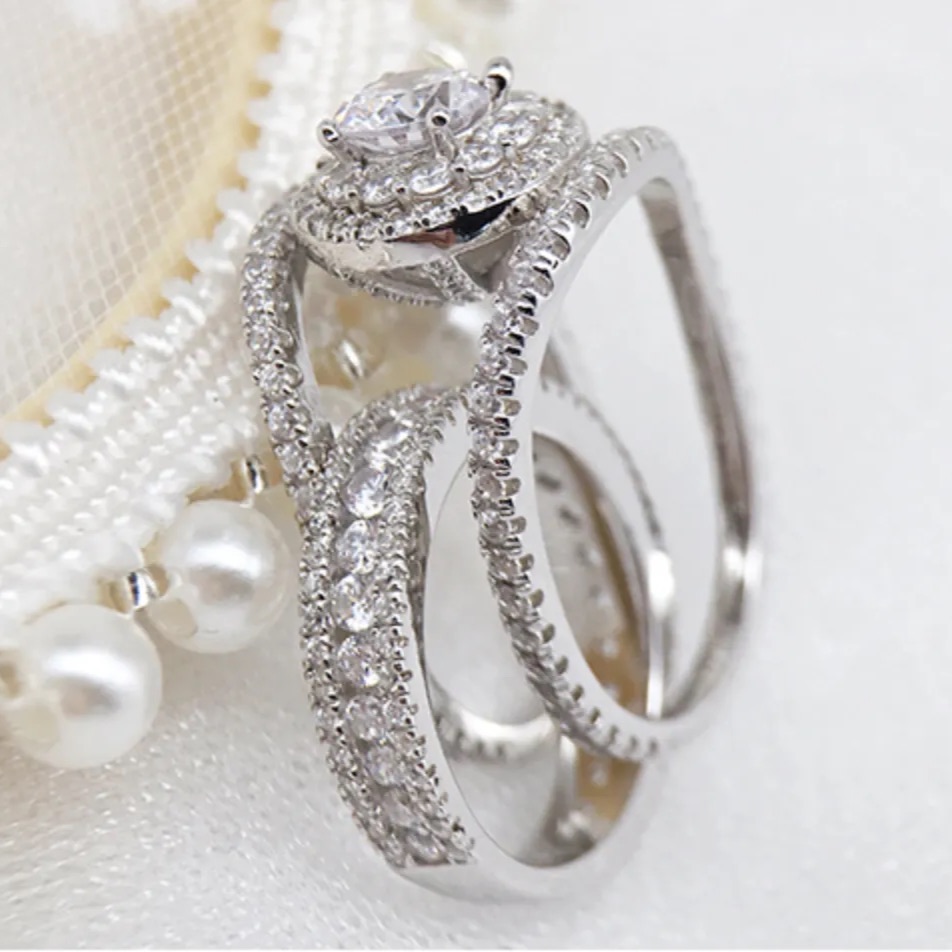 [Copy]Elegant Halo Design Round Cut Wedding Ring Set In Sterling Silver