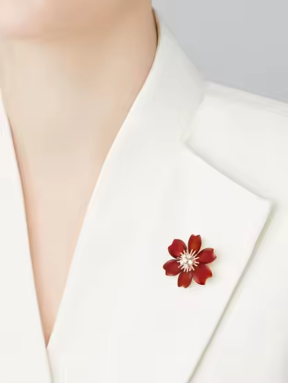 Rose de Noel clip pendant, small model