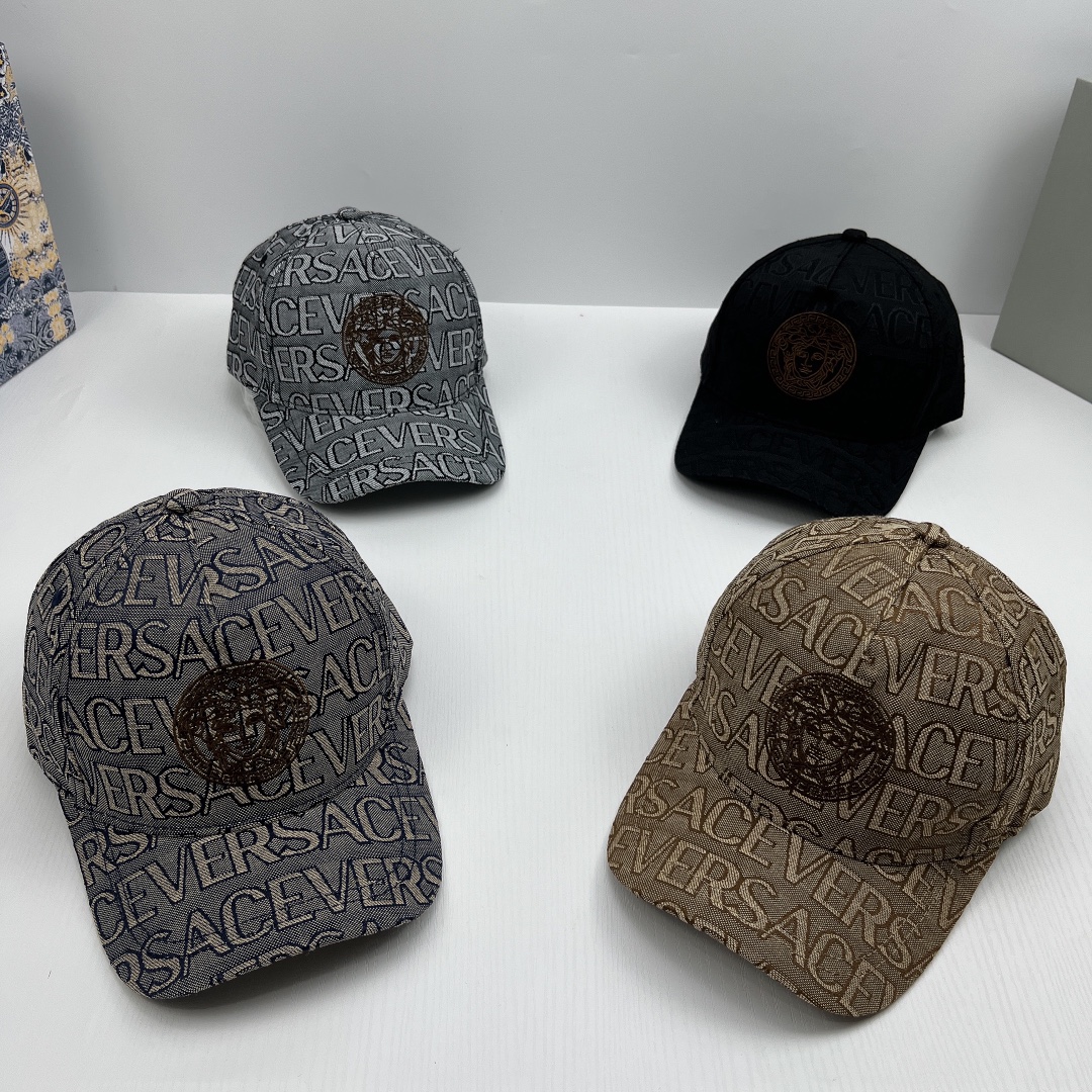 LA MEDUSA EMBROIDERED BASEBALL CAP