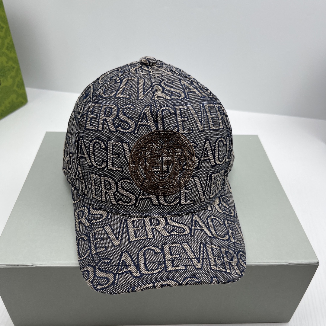 LA MEDUSA EMBROIDERED BASEBALL CAP