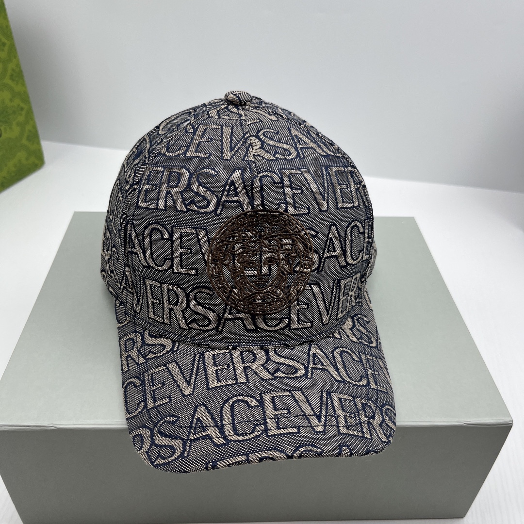 LA MEDUSA EMBROIDERED BASEBALL CAP