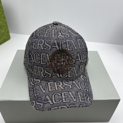 LA MEDUSA EMBROIDERED BASEBALL CAP