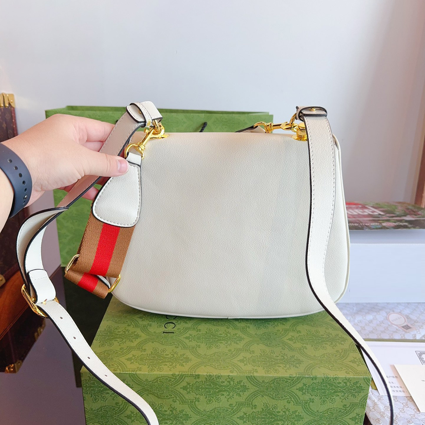 BLONDIE MEDIUM TOP HANDLE BAG