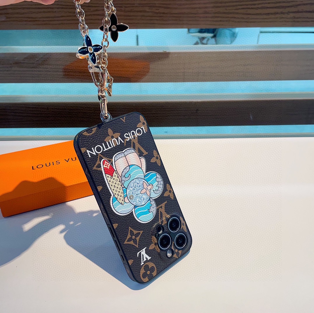 Fine hole edge leather phone case