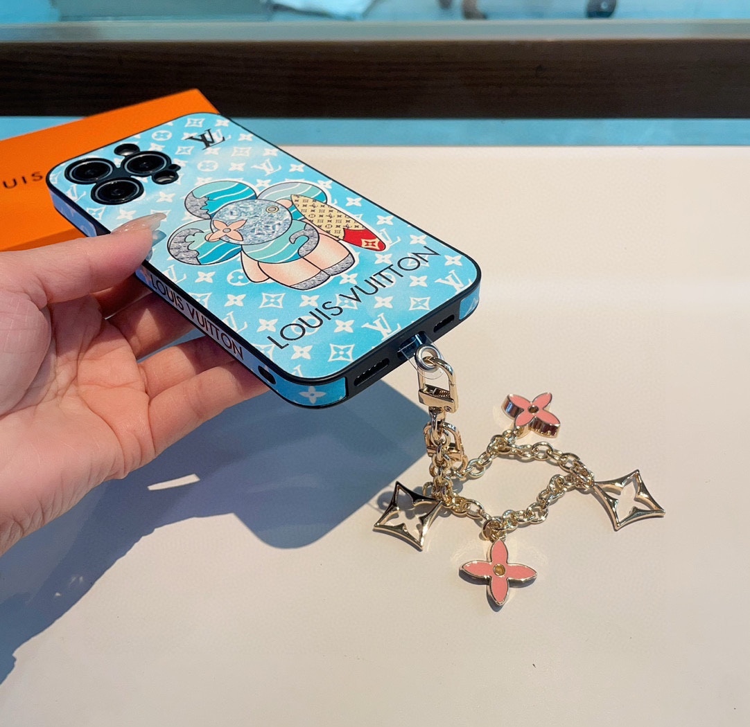 Fine hole edge leather phone case