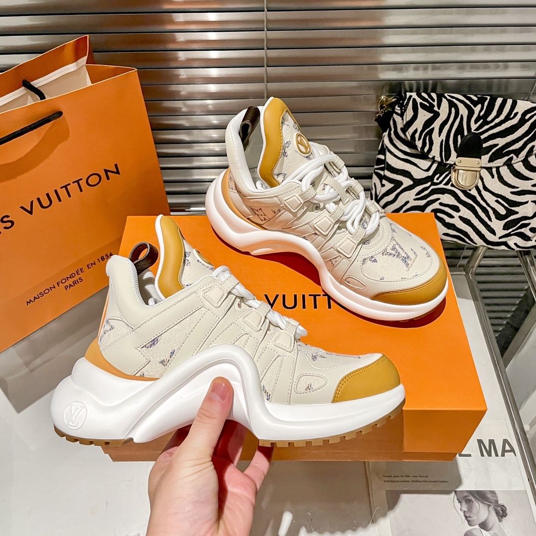 Women's Archlight Sneaker