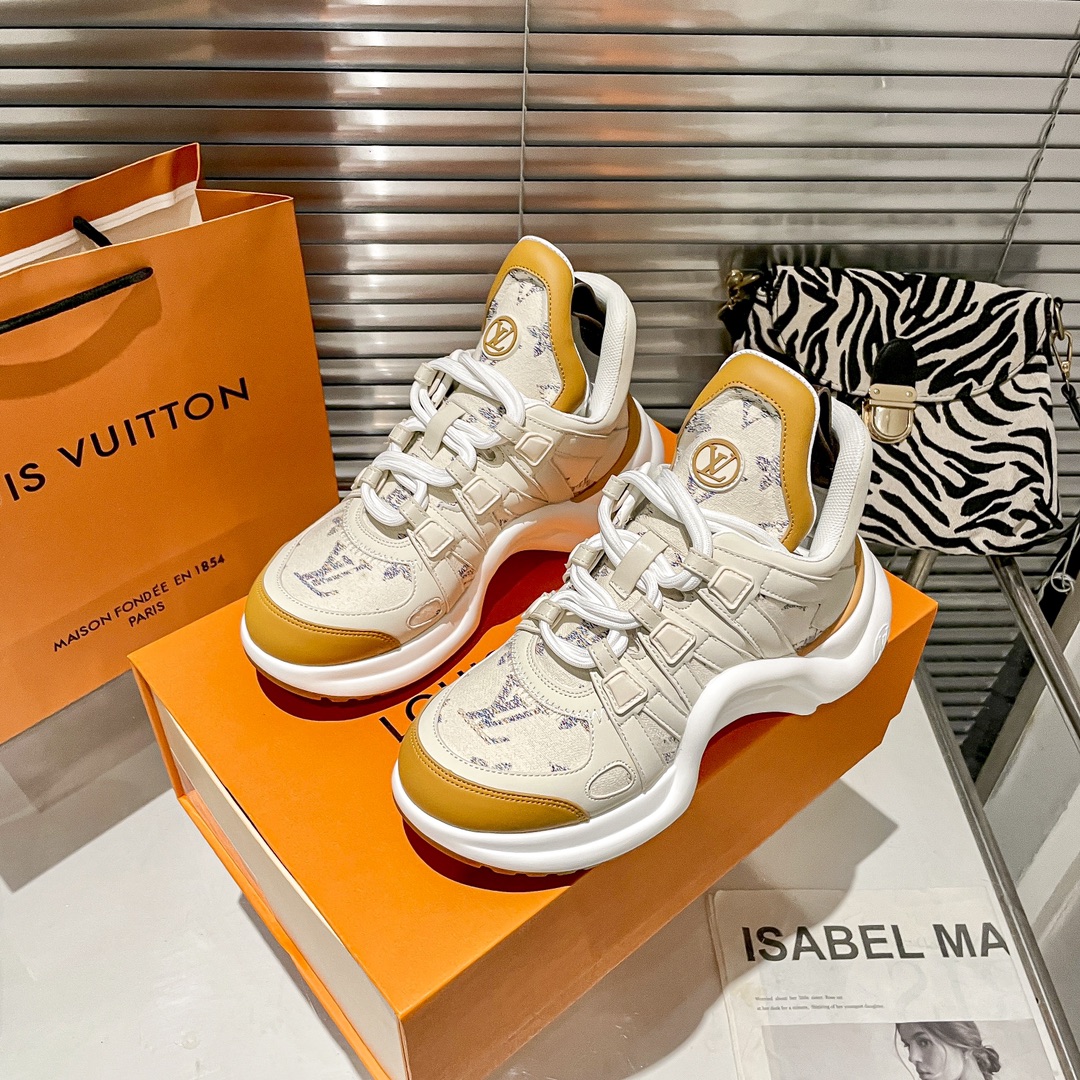 Women's Archlight Sneaker