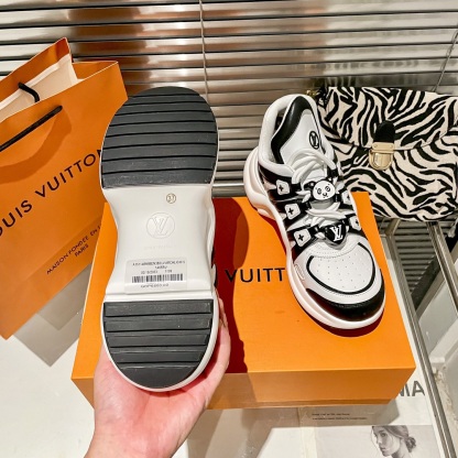 Women's Archlight Sneaker