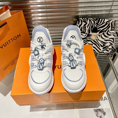 Women's Archlight Sneaker